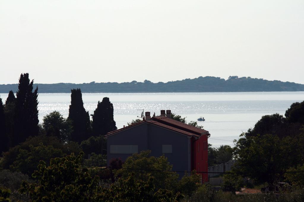 Apartments Lighthouse Fažana Kamer foto
