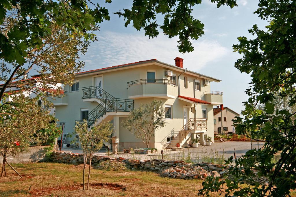 Apartments Lighthouse Fažana Kamer foto